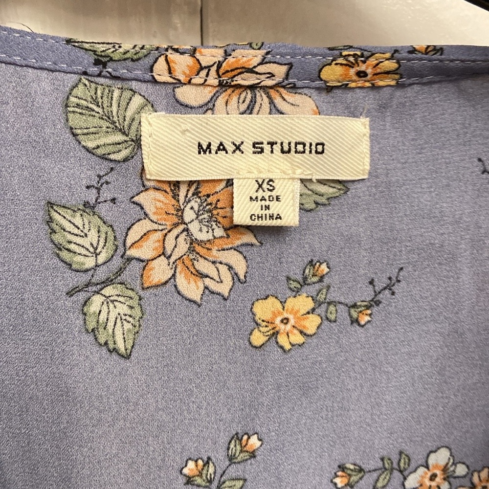 Max Studio flower print blouse - Picture 4 of 10